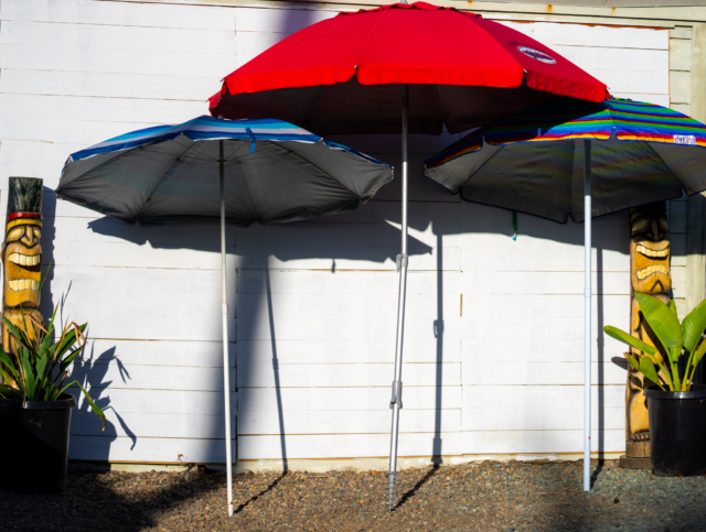 2 Beach Chairs n Umbrella - Image 2